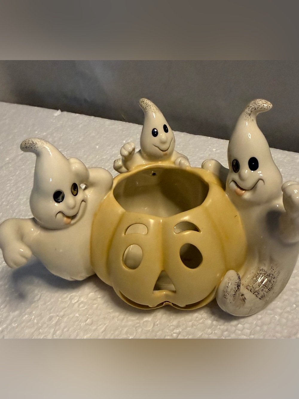 Lenox Vintage Halloween Ghost Trio
Pumpkin Tealight Candle Holder Like New - Picture 2 of 9